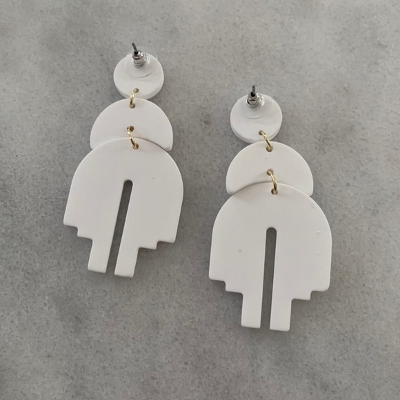 White Geometric Large Drop Earrings Brand New - Picture 3 of 4